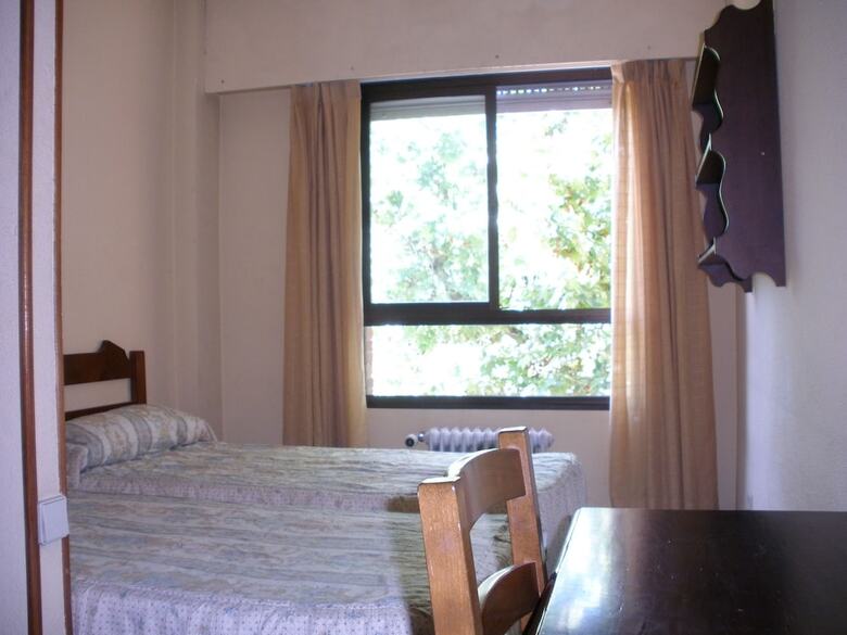 Hostal Hispania Residence - Hostel