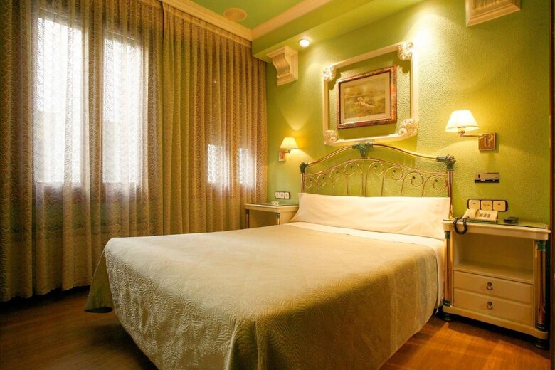 Hostal Victoria III