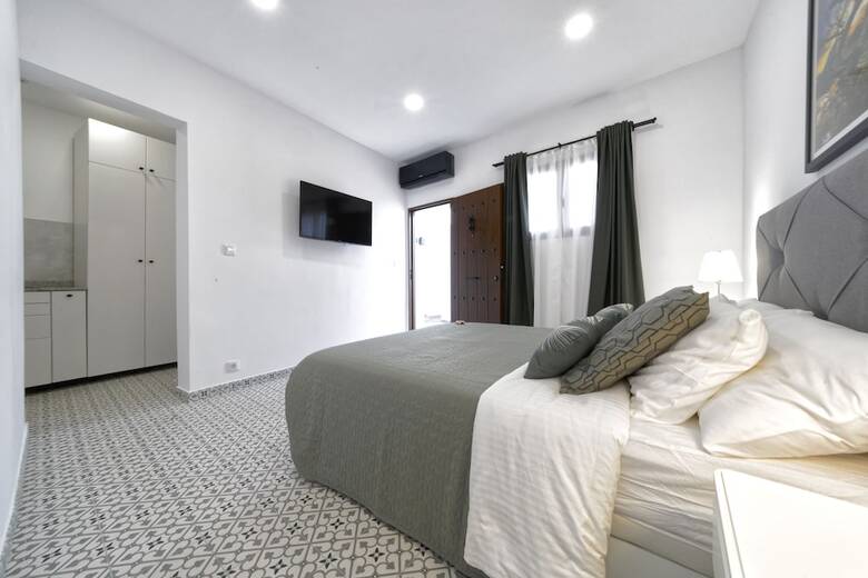 Casa Verde Comfortable Air-conditioned