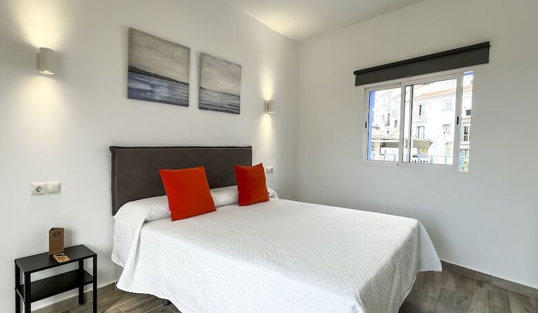 Hotel Micaela Charming Hostal