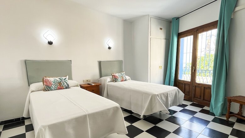 Hotel Micaela Charming Hostal