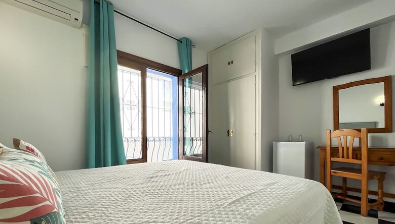 Hotel Micaela Charming Hostal