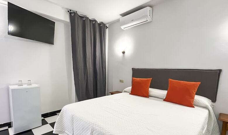 Hotel Micaela Charming Hostal