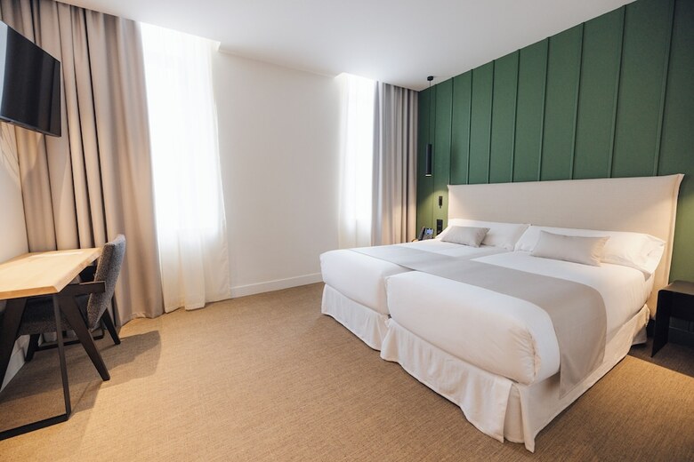 Hotel Mondrag�n