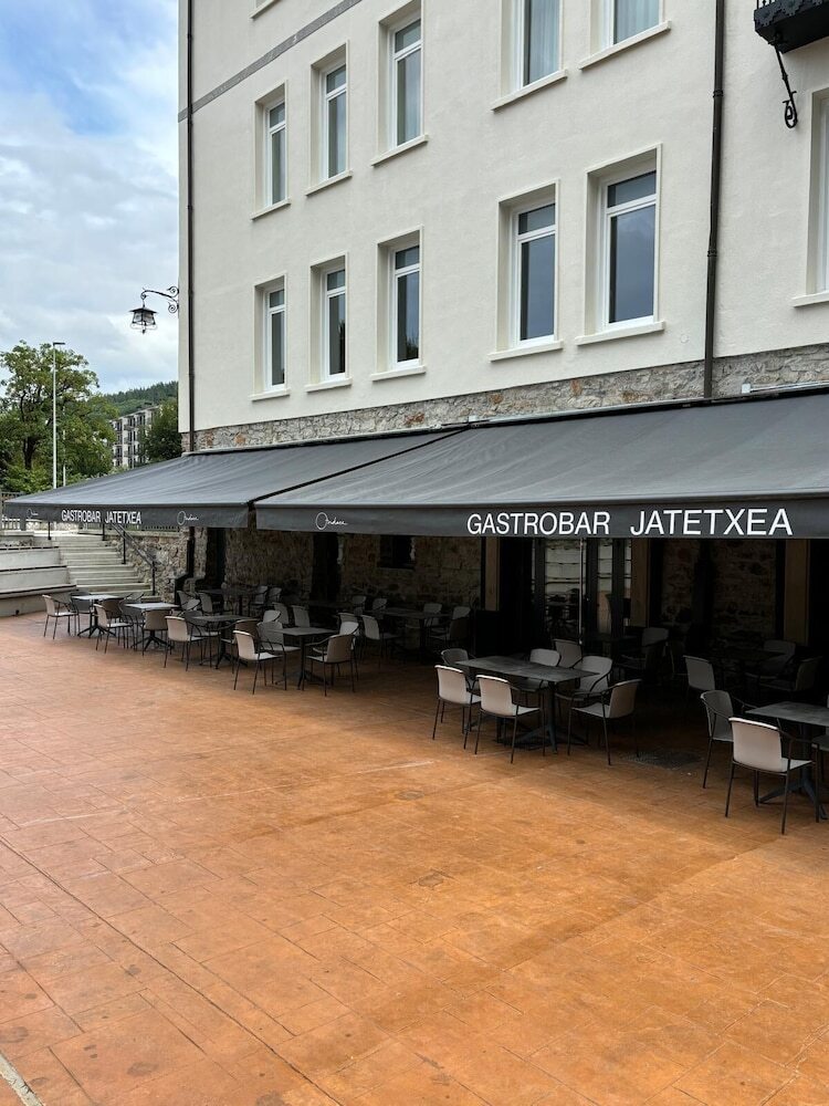 Hotel Mondrag�n