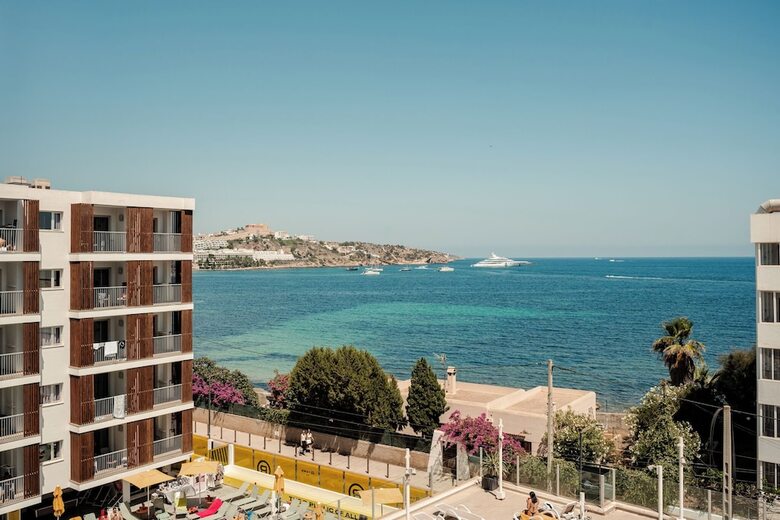 Aparthotel Ryans Ibiza Apartments - Adults Only