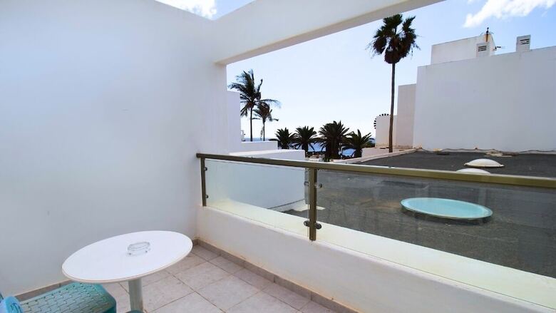 Hotel Neptuno Suites - Only Adults