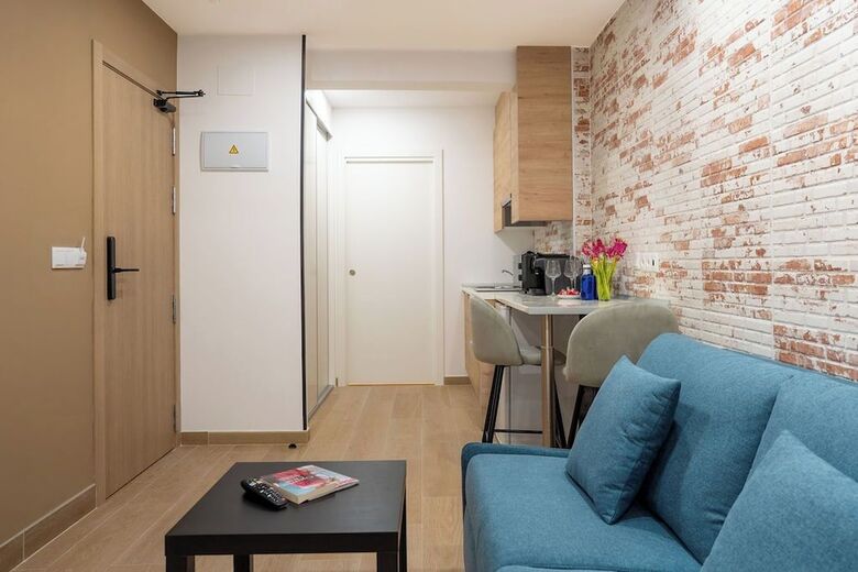 Hotel Emily Suites