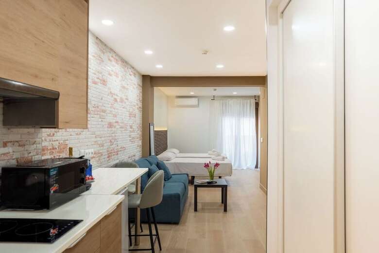 Hotel Emily Suites