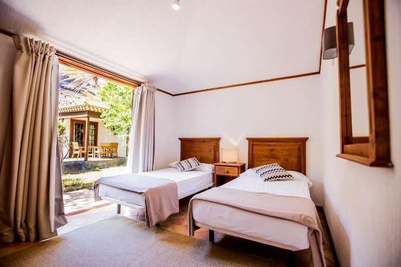 Hotel Bah�a De �valos