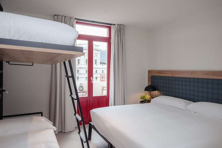 Hotel Latroupe La Granja