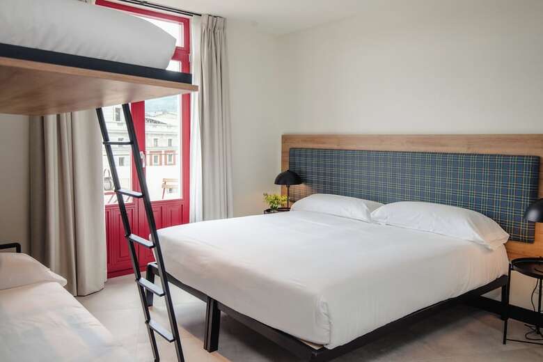 Hotel Latroupe La Granja