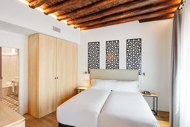 Aparthotel Sercotel Granada Suites