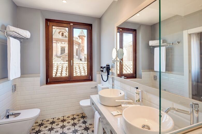 Aparthotel Sercotel Granada Suites