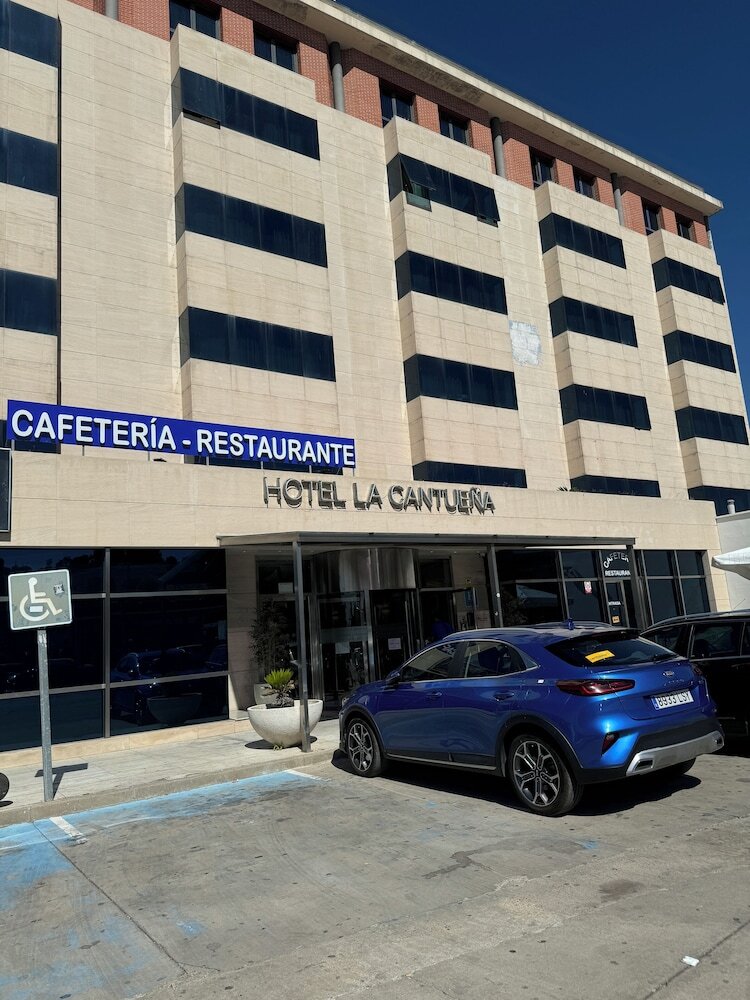 Hotel La Cantue�a