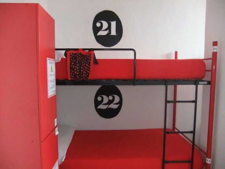 Hostal Bilbao Akelarre Hostel