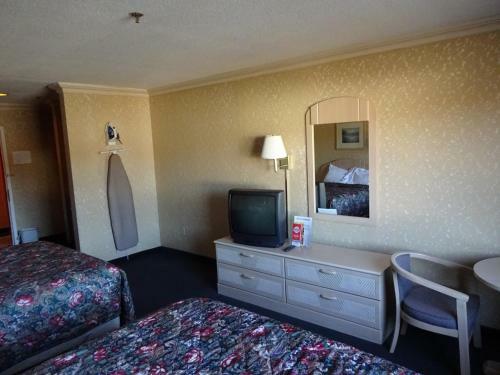 Hotel Hilltop Express Inn