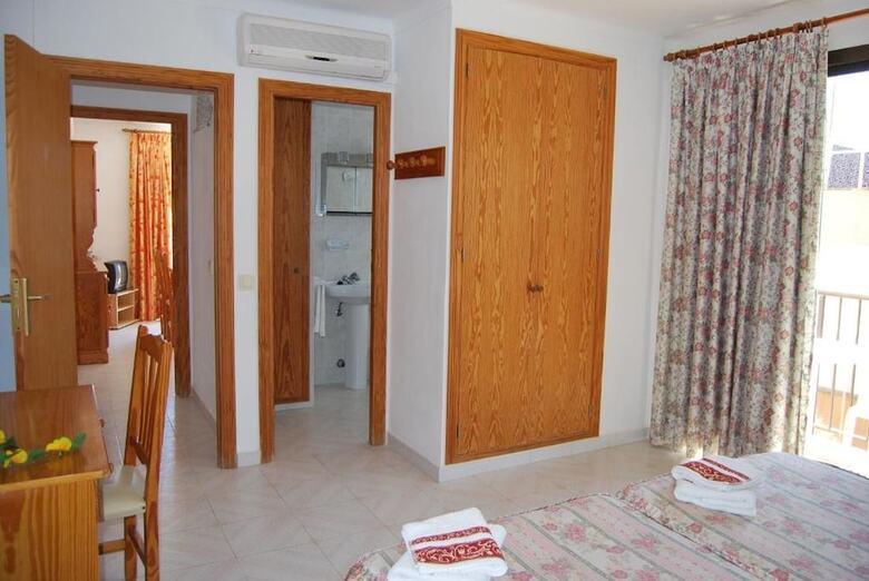 Aparthotel Bella Maria Apartments & Pool Club