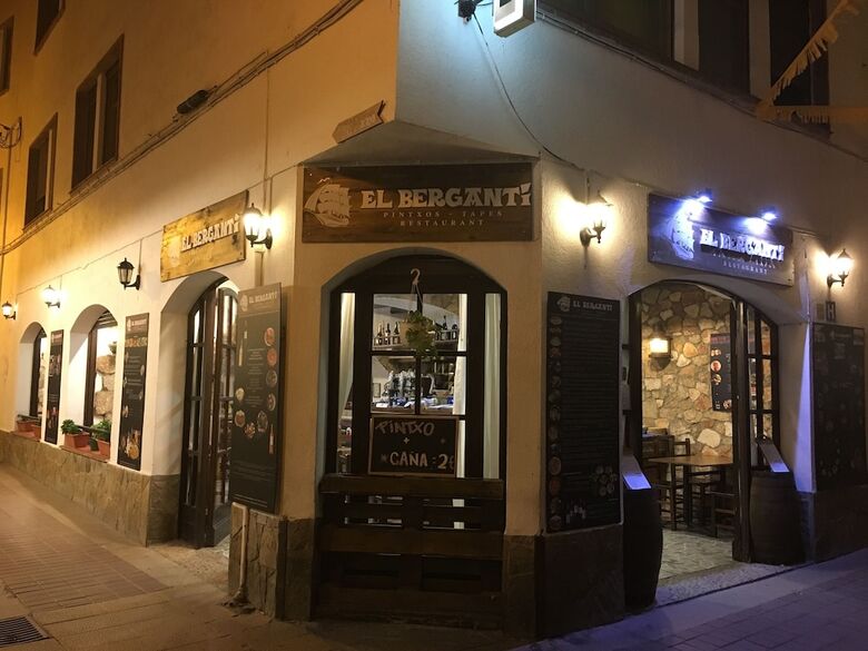 Hostal Macaya