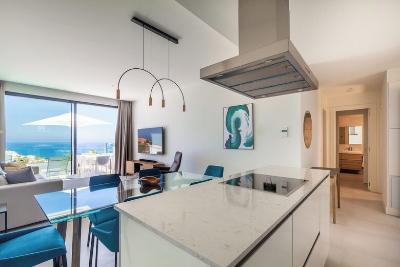 Hotel Seaview Residence With Pool