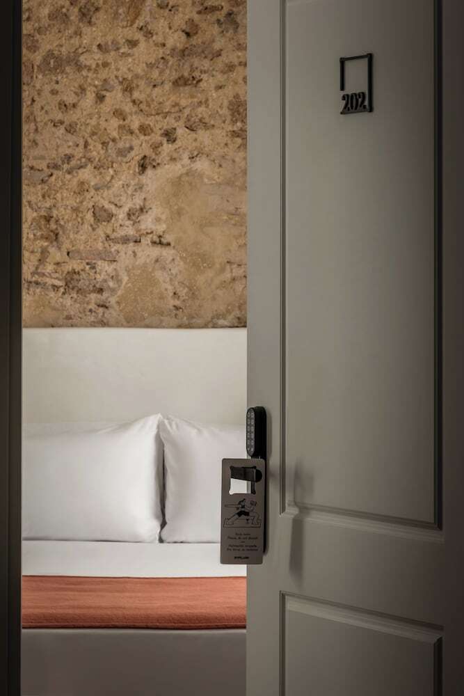 Hostal Bypillow Casa Gades
