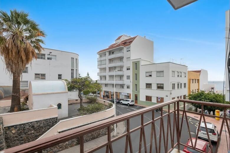 Apartamentos Home Elias La Palma City