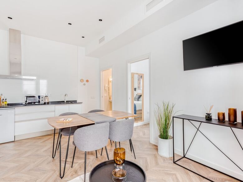 Aparthotel Limehome M�laga Calle Ancha Del Carmen
