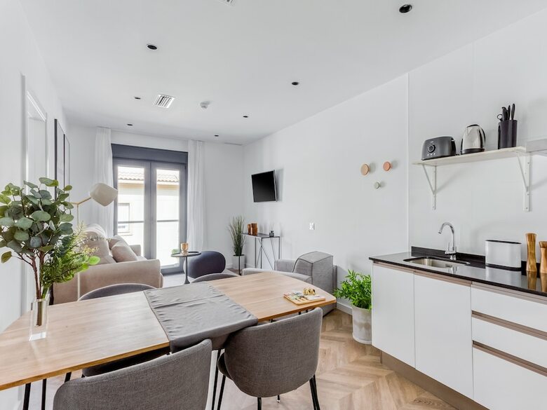 Aparthotel Limehome M�laga Calle Ancha Del Carmen