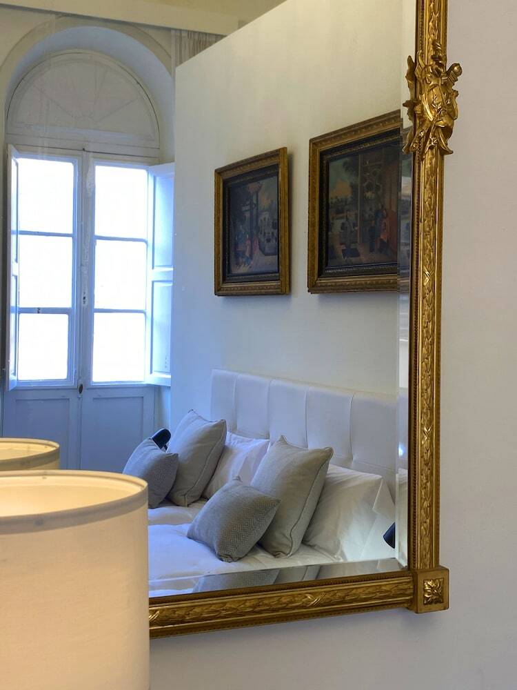 Hotel Nava Suites