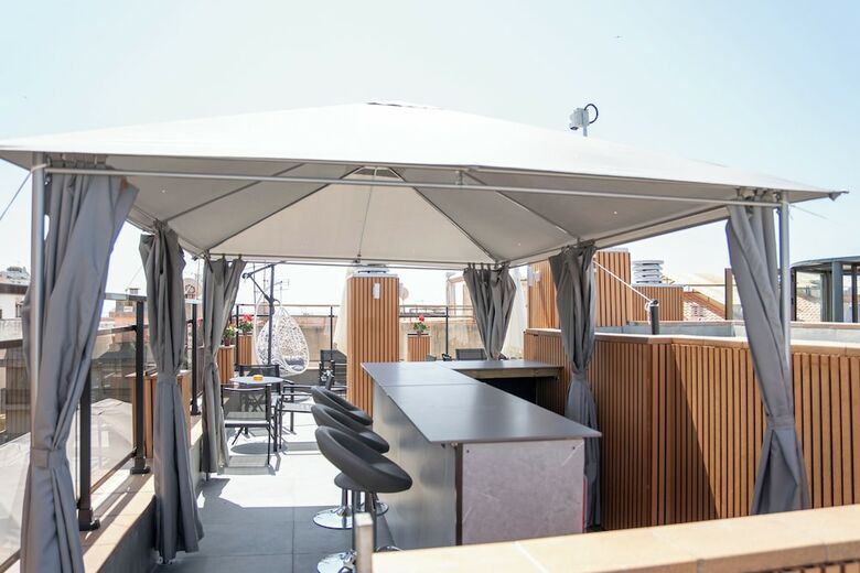 Mefolinkel Suits Hotel