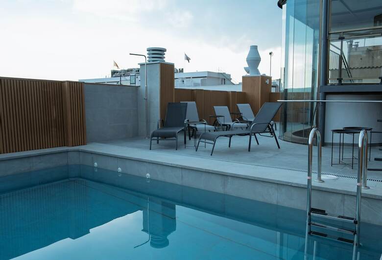 Mefolinkel Suits Hotel