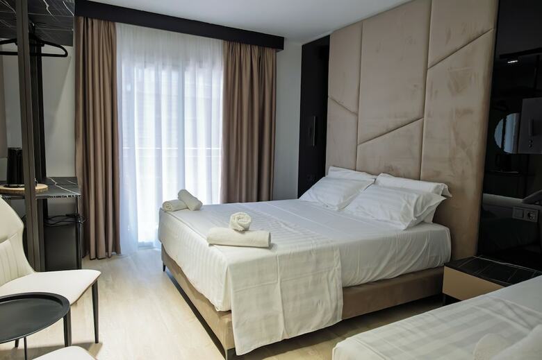 Mefolinkel Suits Hotel