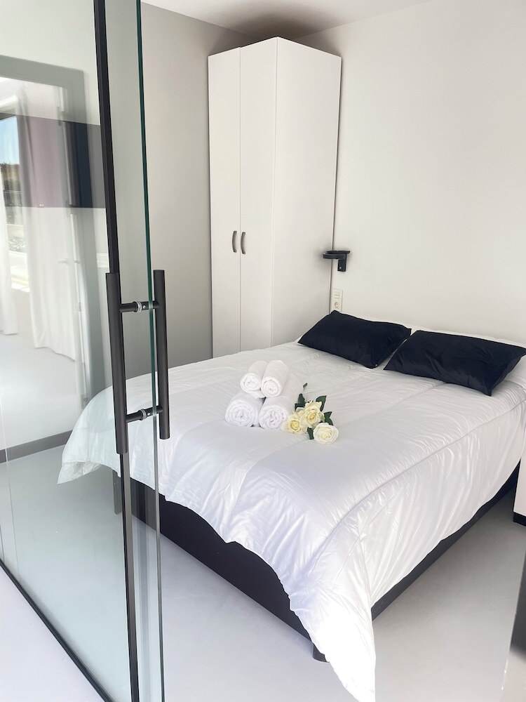 Lahola Glam Suites