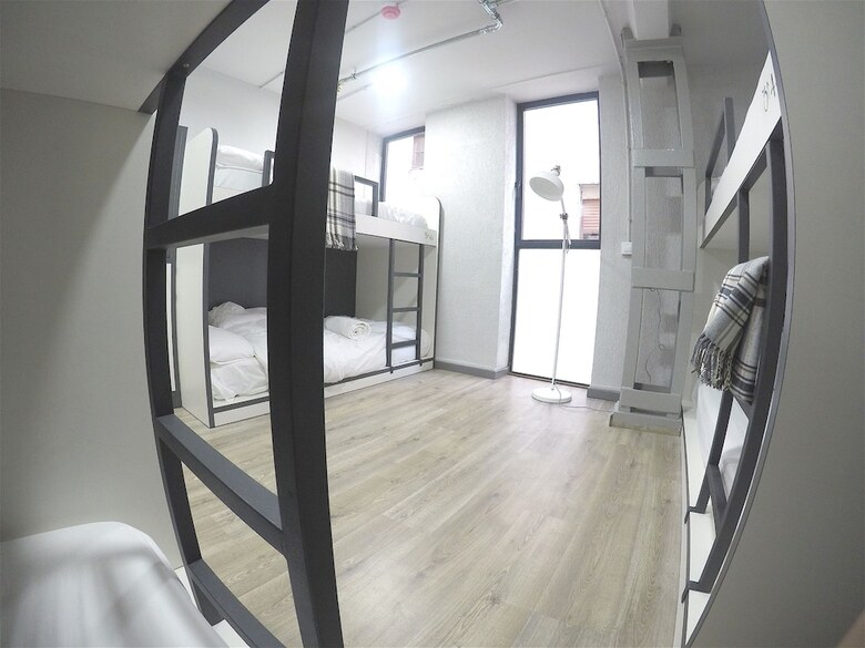 Hostal Quartier Bilbao Hostel