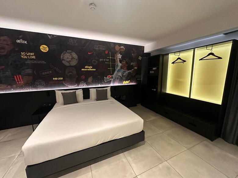 So City Hotel