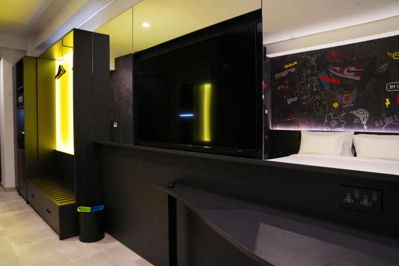 So City Hotel