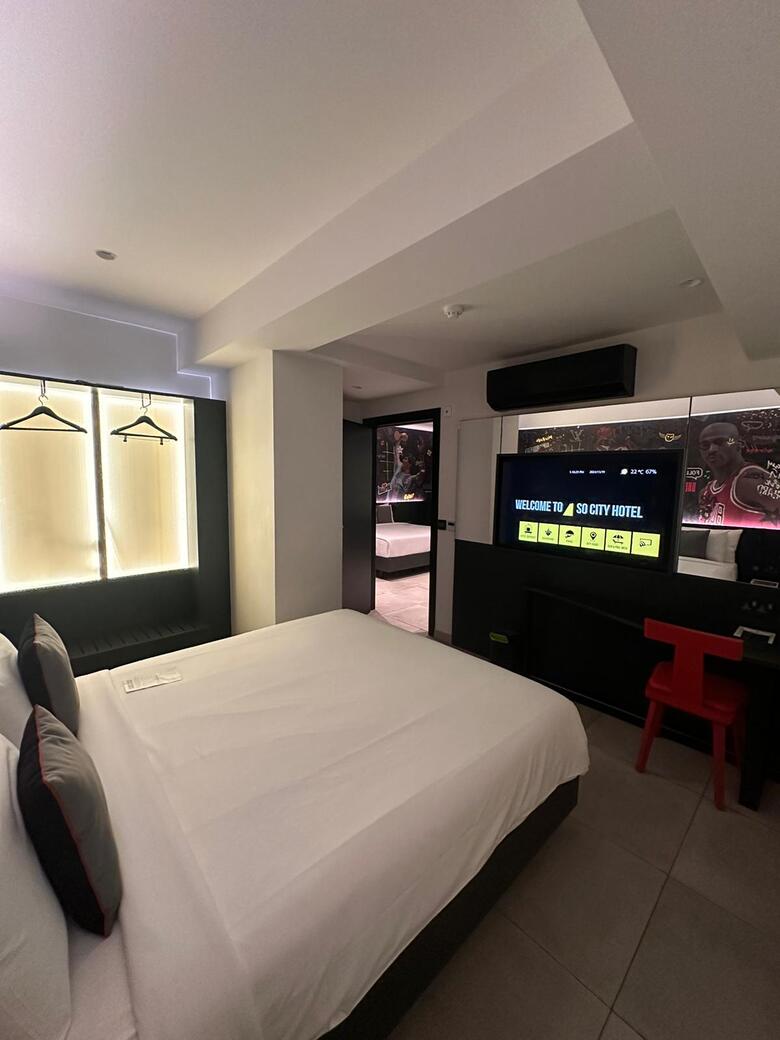 So City Hotel