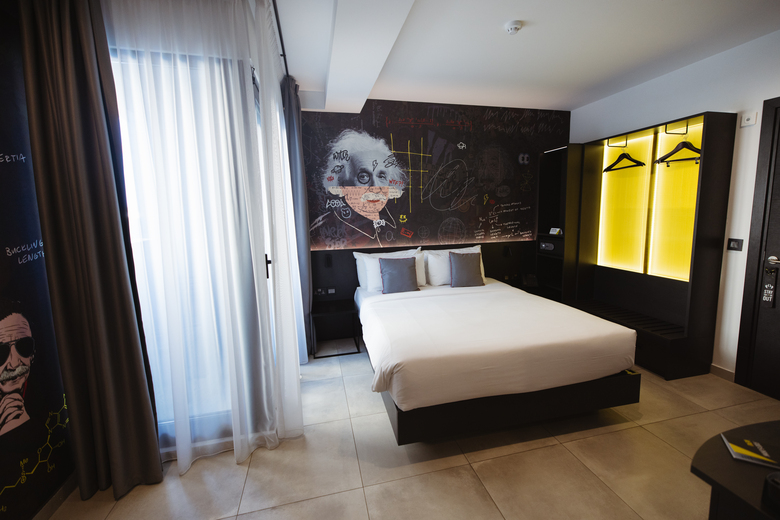 So City Hotel