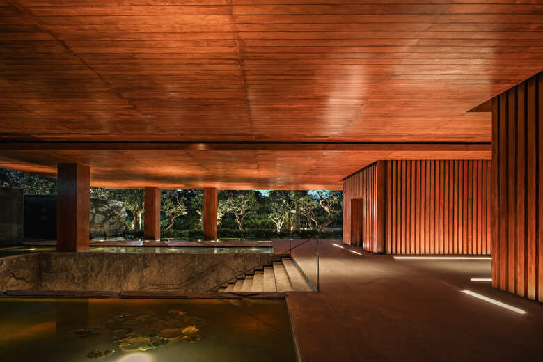 Bali Beach Hotel