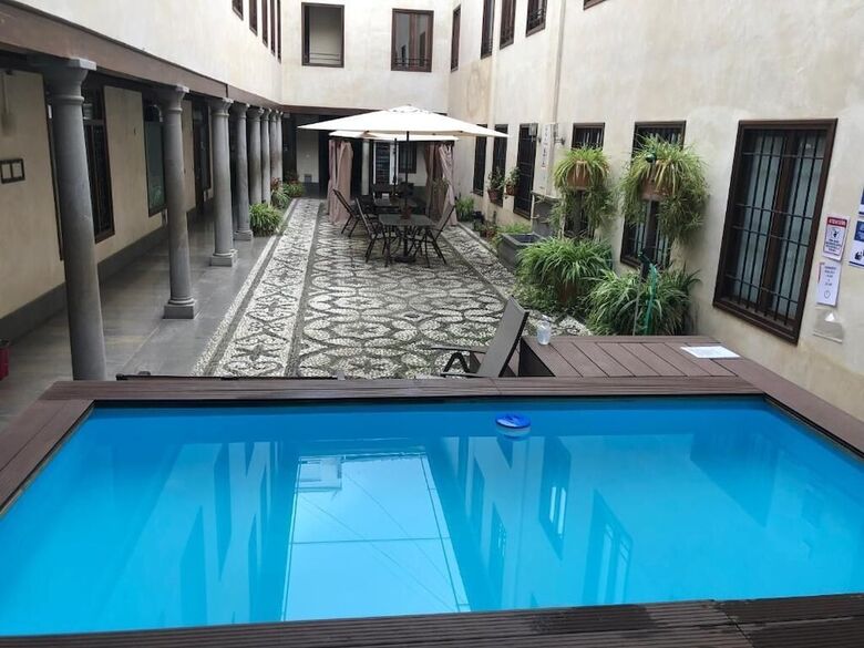Aparthotel Isa Granada