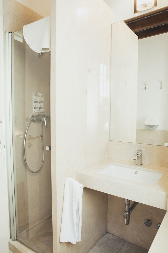 Aparthotel Isa Granada