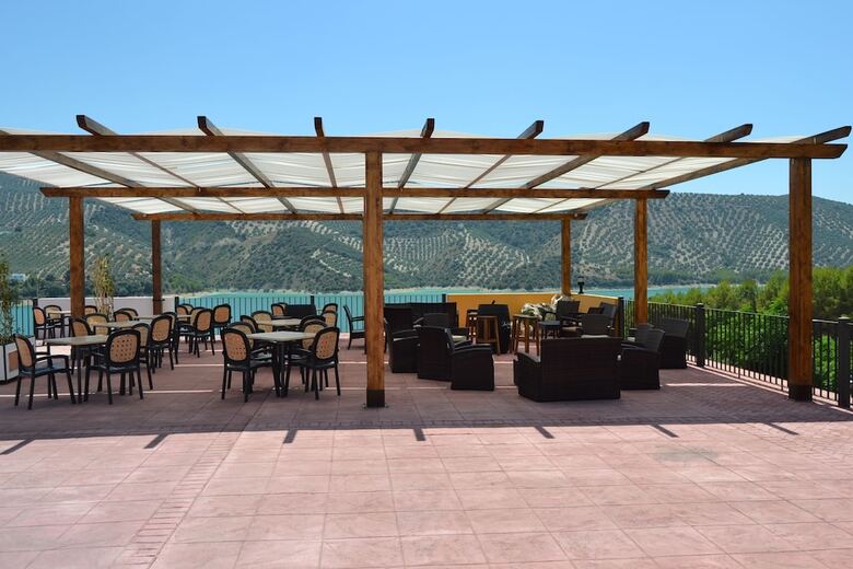 Hotel Caserio De Iznajar