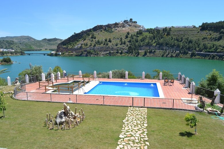 Hotel Caserio De Iznajar
