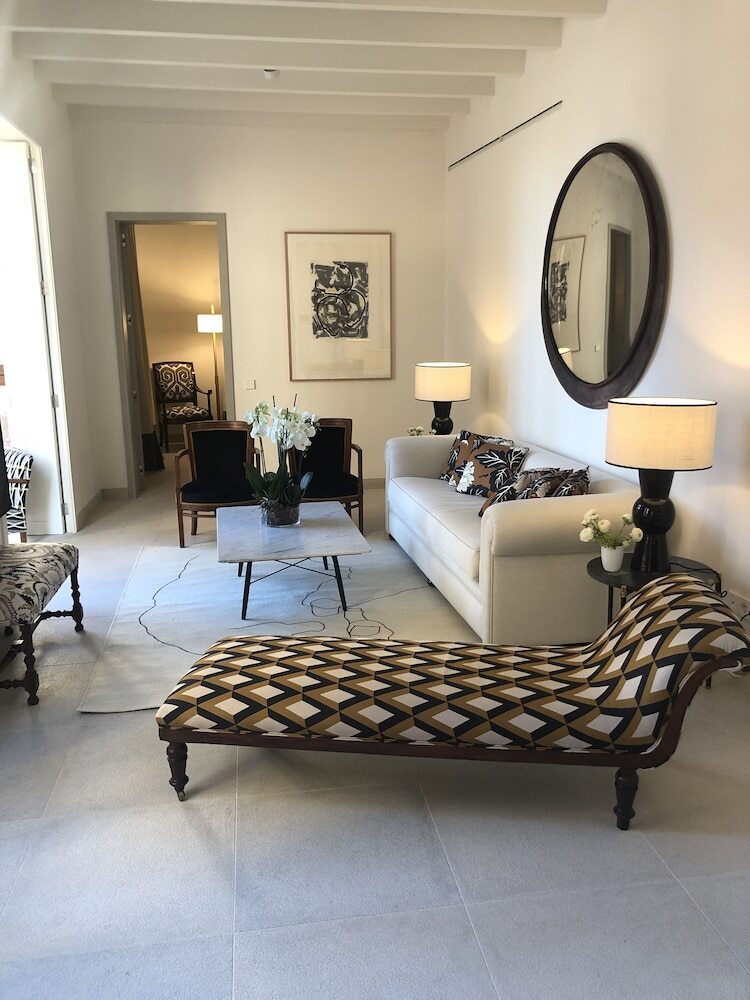 Hotel Vila Damunt Suites