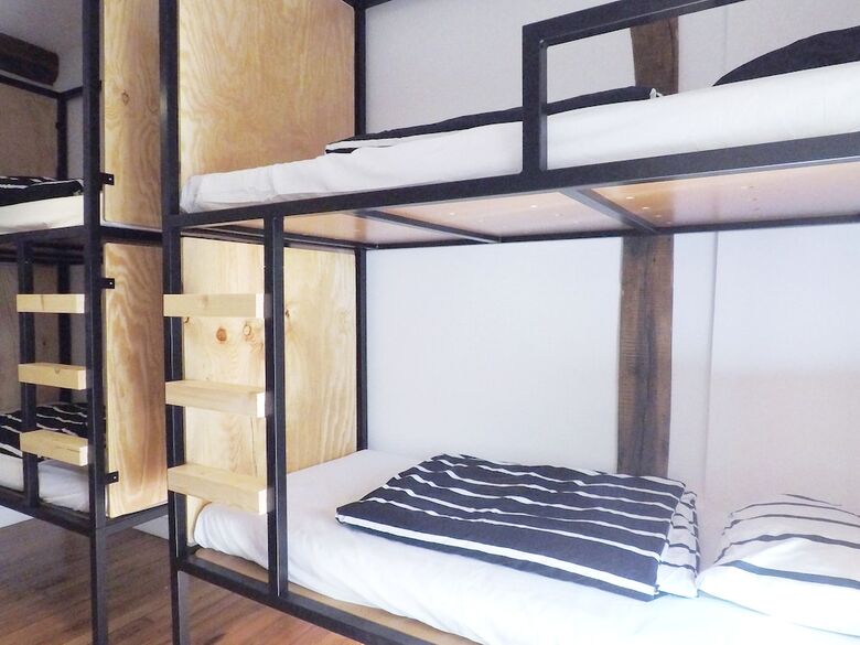 Hostal Surfing Etxea - Hostel