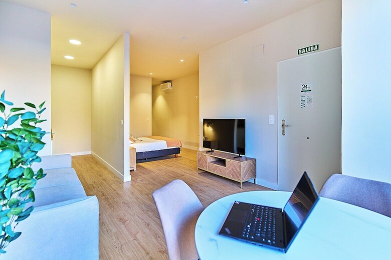 Hotel Apartamentos Delia By Gaiarooms