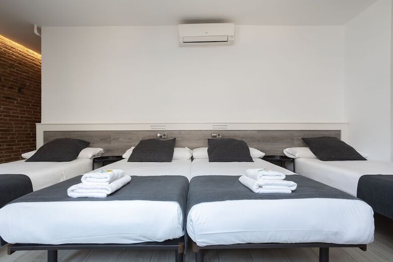 Hostal Bedmates