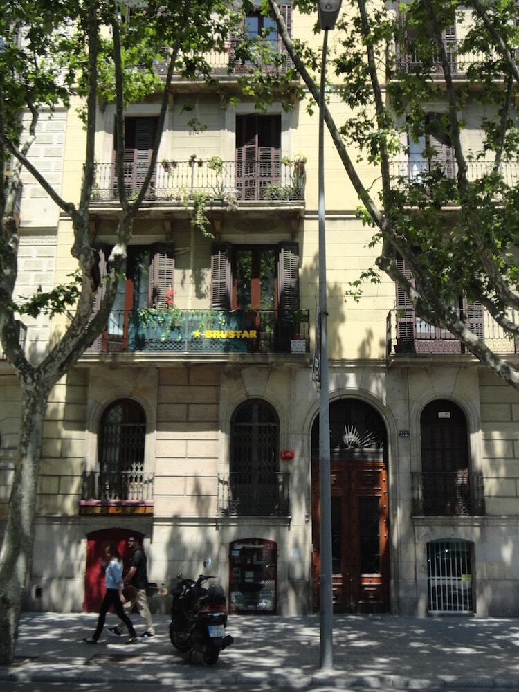 Pension Brustar G�tic