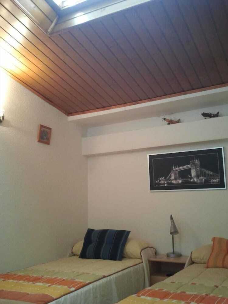 Hotel Hostal Arneva