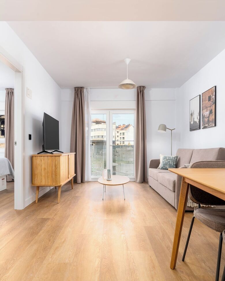Aparthotel Limehome Oviedo Calle Postigo Bajo